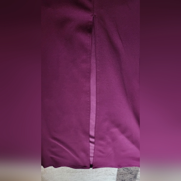 Beautiful Burgundy Front Slit Dress. SIZE: 5 COLOR: Burgundy - Picture 4 of 9